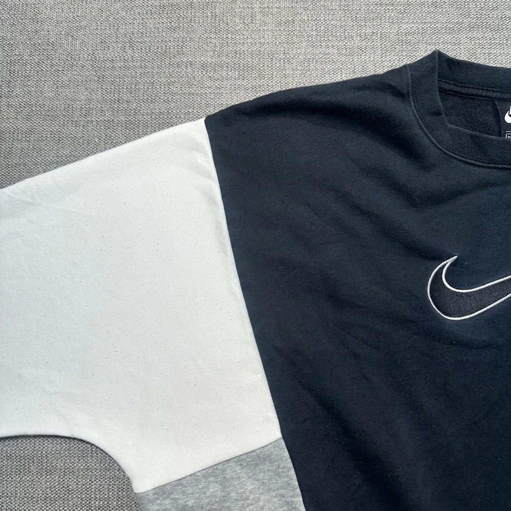 Nike Sweatshirt Womens XL Black White Grey  Cinch Hem Colorblock Logo